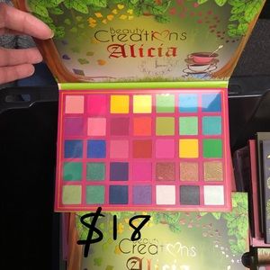 Alicia eyeshadow pallet